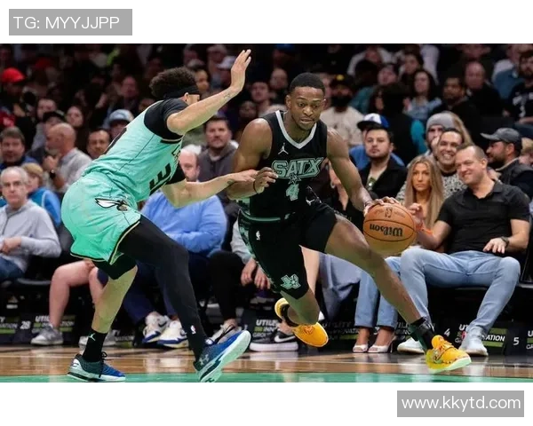 2008年NBA季后赛经典对决马刺与黄蜂的精彩瞬间与战术分析